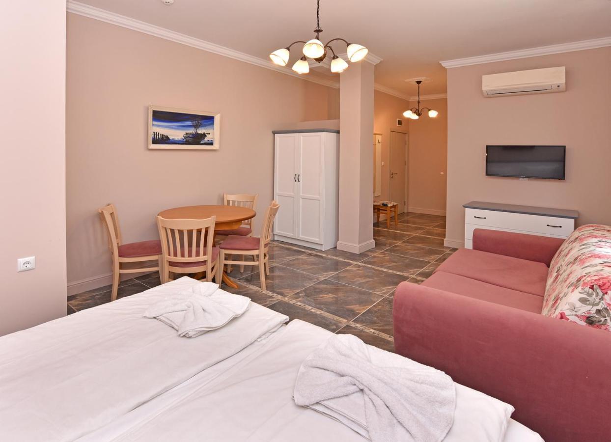 אובזור Sirena Palace Family Hotel מראה חיצוני תמונה