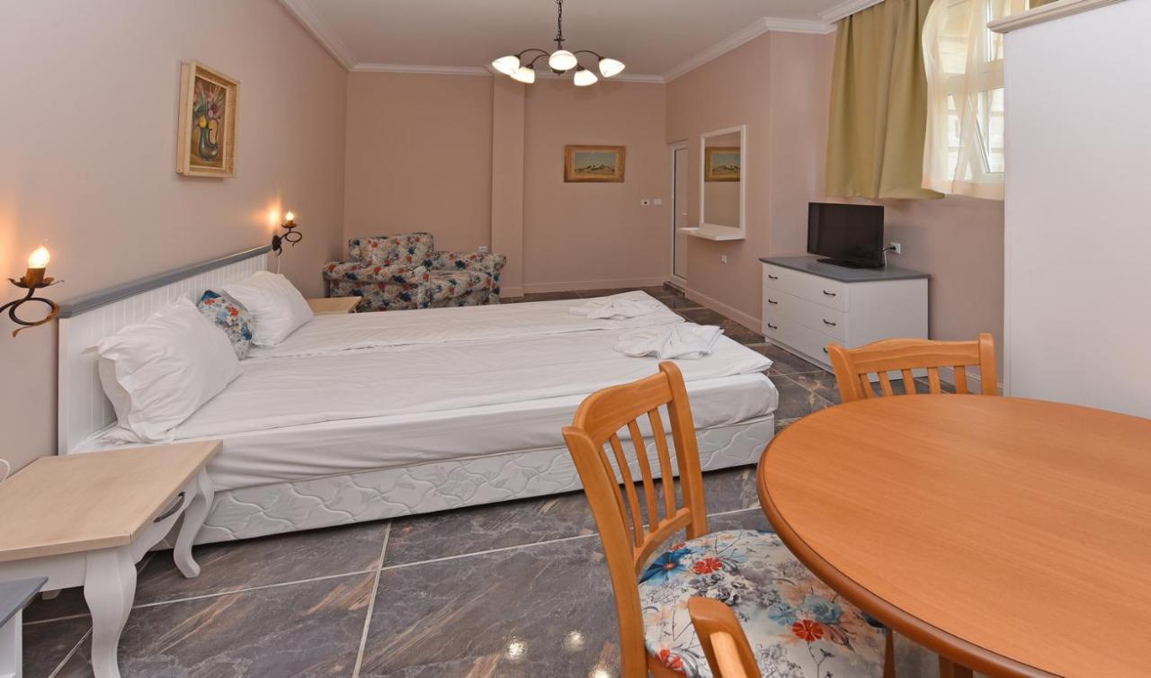 אובזור Sirena Palace Family Hotel מראה חיצוני תמונה