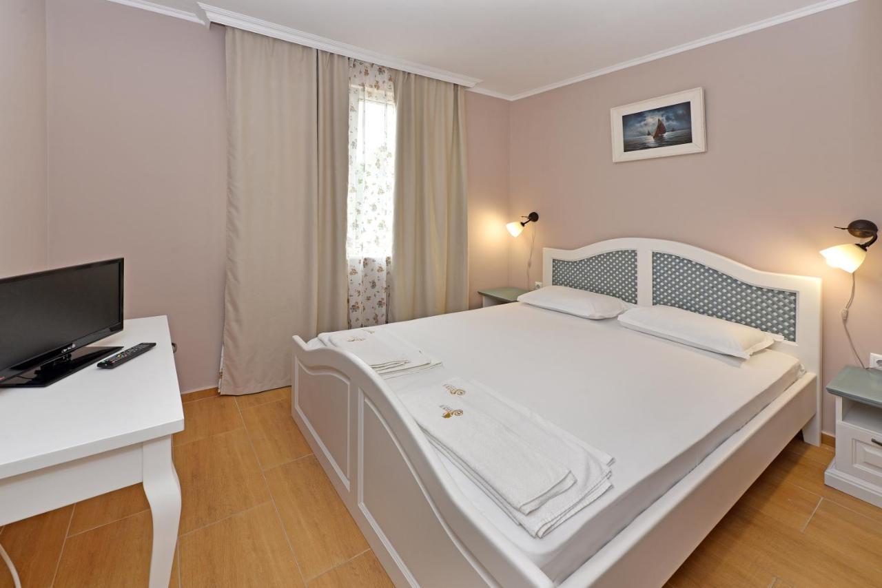 אובזור Sirena Palace Family Hotel מראה חיצוני תמונה