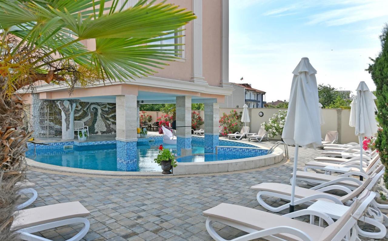 אובזור Sirena Palace Family Hotel מראה חיצוני תמונה
