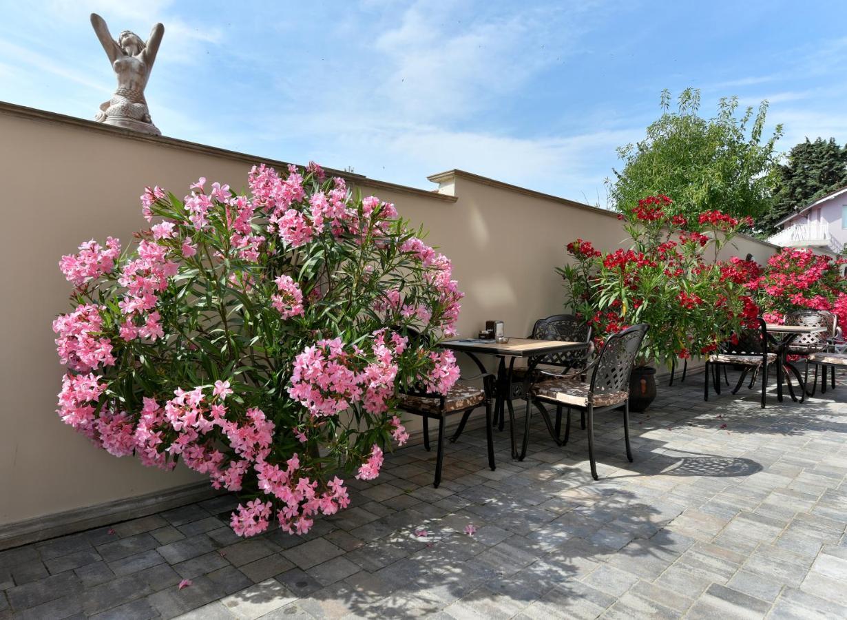 אובזור Sirena Palace Family Hotel מראה חיצוני תמונה
