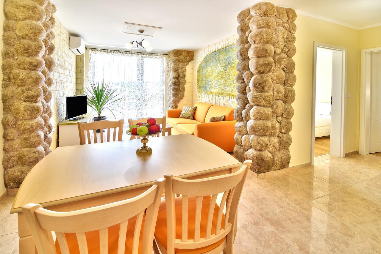 אובזור Sirena Palace Family Hotel מראה חיצוני תמונה