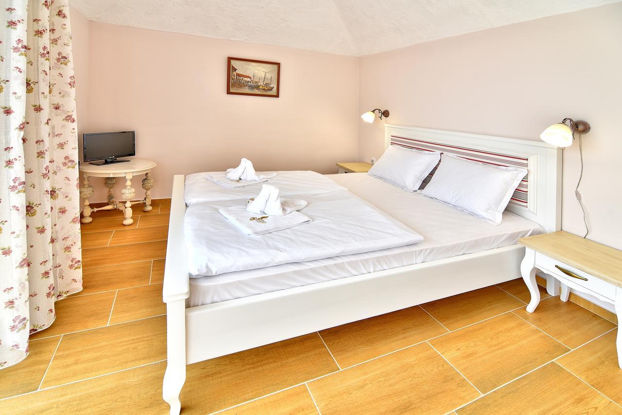 אובזור Sirena Palace Family Hotel מראה חיצוני תמונה