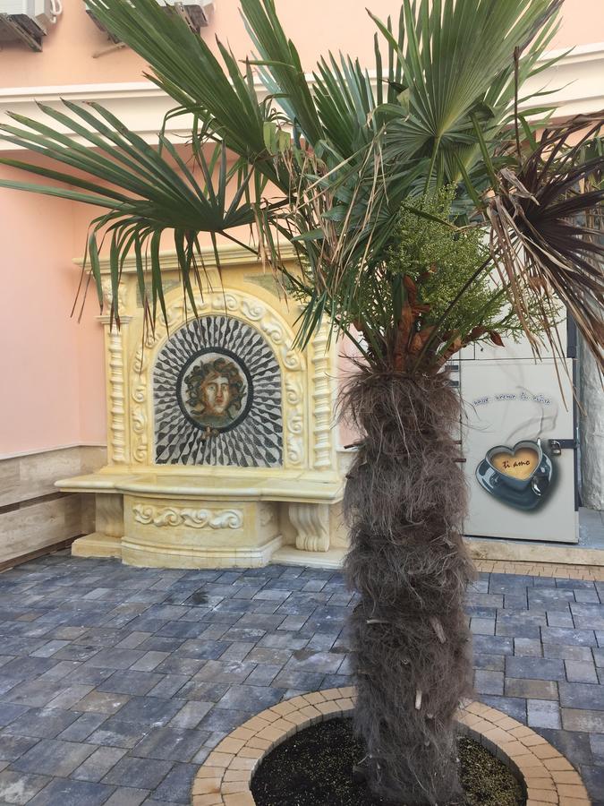 אובזור Sirena Palace Family Hotel מראה חיצוני תמונה